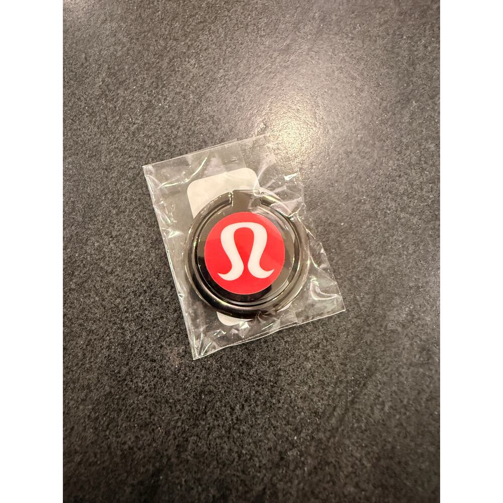 409 - NWOT LULULEMON  LOGO Phone Ring